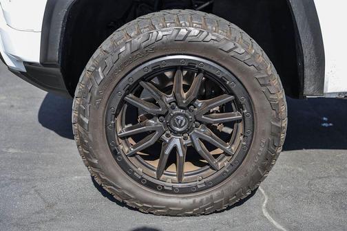 Summit White 2024 GMC Canyon Elevation