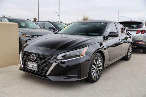 Super Black 2024 Nissan Altima 2.5 SV