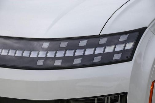 Snow White Pearl 2026 Hyundai IONIQ 9 Performance Calligraphy