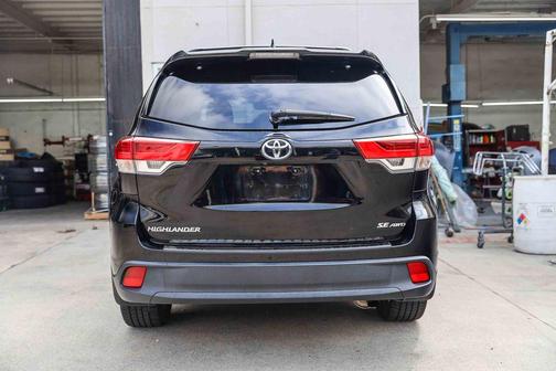2017 Toyota Highlander SE