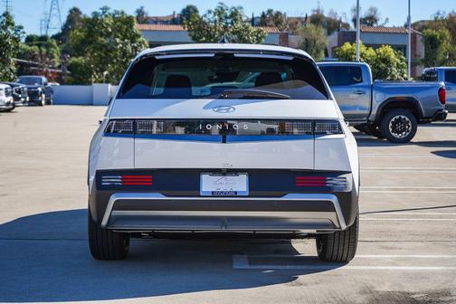 Atlas White 2026 Hyundai IONIQ 5 SE Standard Range