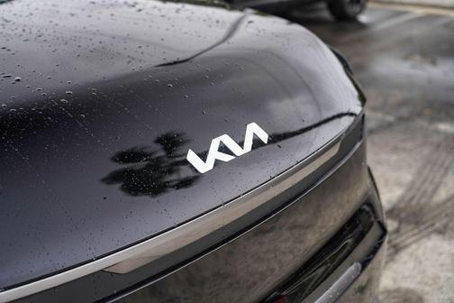 Aurora Black Pearl 2024 Kia EV9 Wind