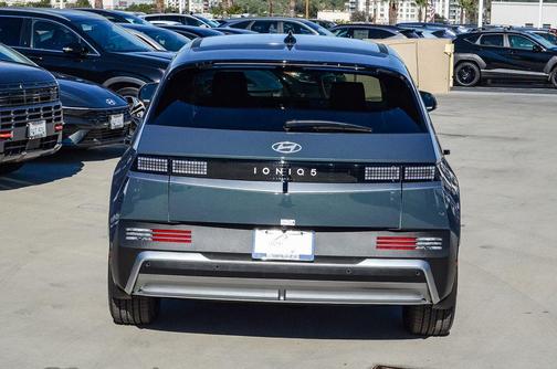 Digital Teal 2026 Hyundai IONIQ 5 SE