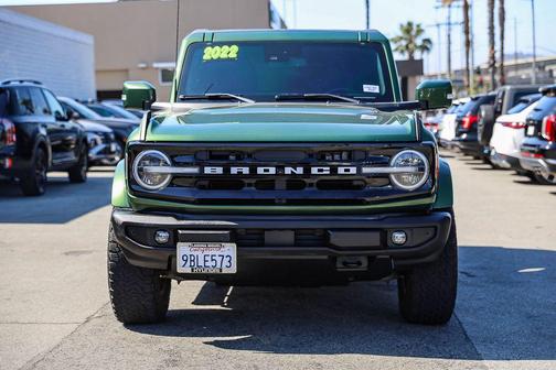 ERUPTION GREEN METALLIC 2022 Ford Bronco Outer Banks