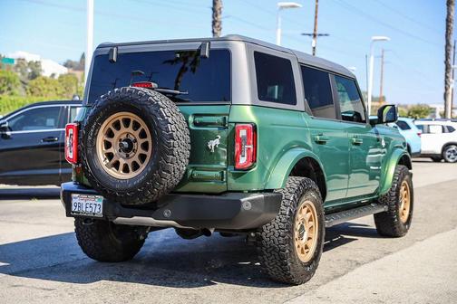 ERUPTION GREEN METALLIC 2022 Ford Bronco Outer Banks