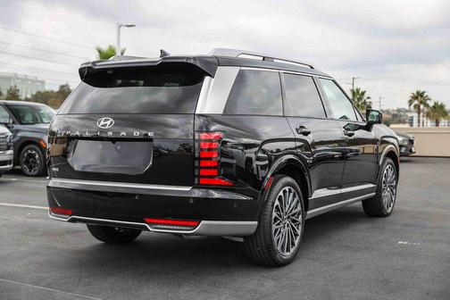 Abyss Black Pearl 2026 Hyundai Palisade Hybrid Calligraphy
