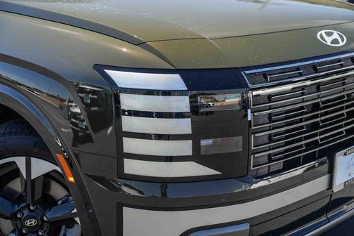 Titan Charcoal Pearl 2026 Hyundai Palisade Hybrid Limited