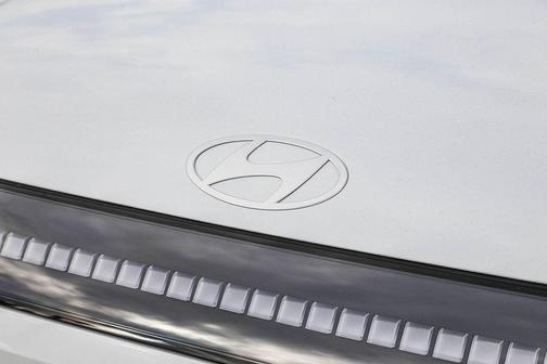 Snow White Pearl 2026 Hyundai IONIQ 9 Performance Calligraphy