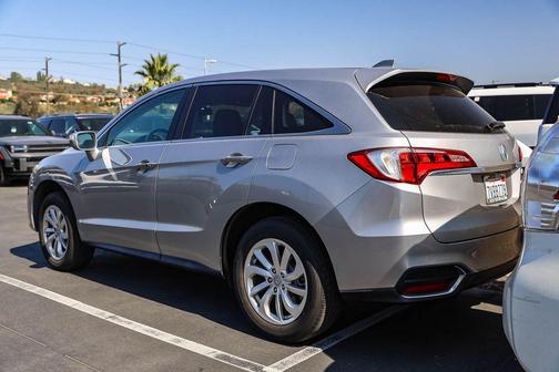 Lunar Silver Metallic 2017 Acura RDX AcuraWatch Plus Package