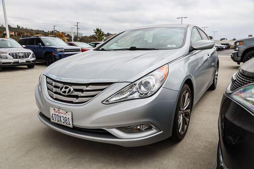 Radiant Silver Metallic 2012 Hyundai SONATA SE