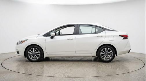 Brilliant Silver Metallic 2025 Nissan Versa 1.6 SV
