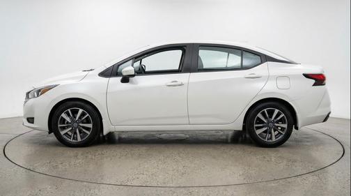 Aspen White Tricoat 2025 Nissan Versa 1.6 SV