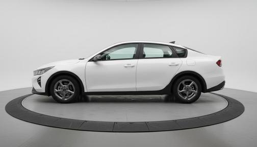 Snow White Pearl 2025 Kia K4 LXS