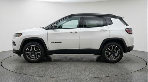 Bright White Clearcoat 2025 Jeep Compass Trailhawk