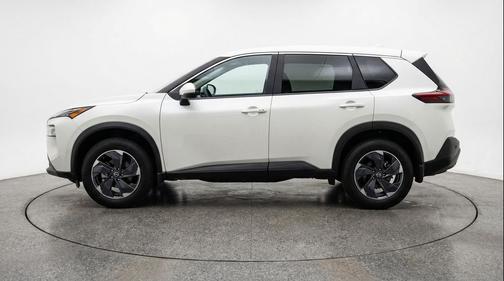 Everest White Pearl Tricoat 2025 Nissan Rogue SV