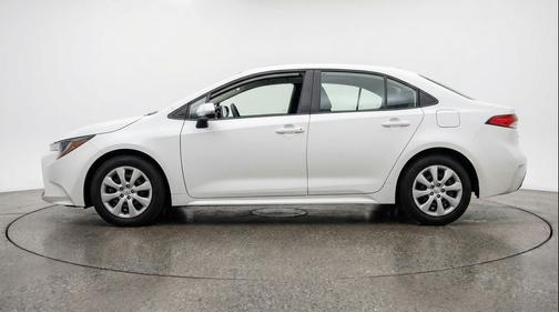 Ice Cap 2025 Toyota Corolla LE