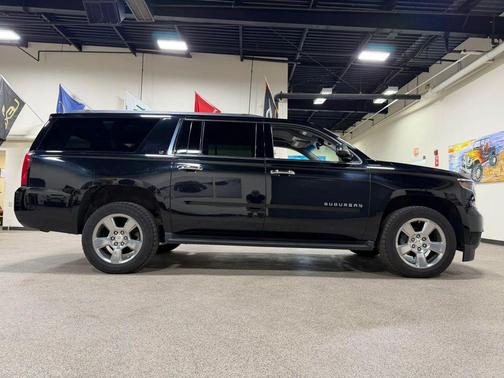 Black 2018 Chevrolet Suburban LT