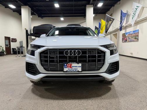 2023 Audi Q8 55 Premium