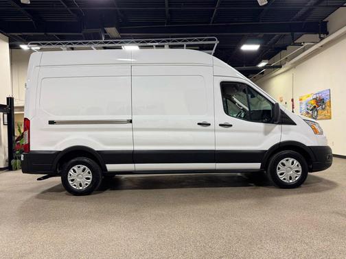 2022 Ford Transit-250 Base