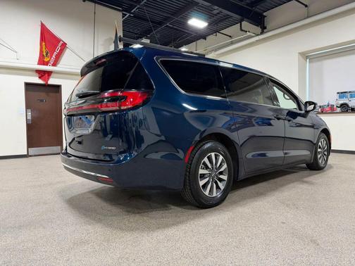 Fathom Blue Pearlcoat 2023 Chrysler Pacifica Hybrid Touring L