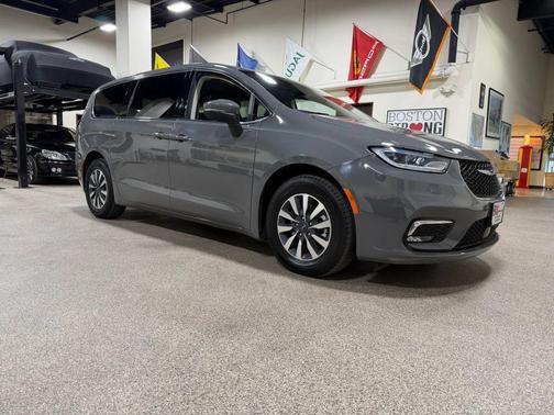 Gray 2023 Chrysler Pacifica Hybrid Touring L