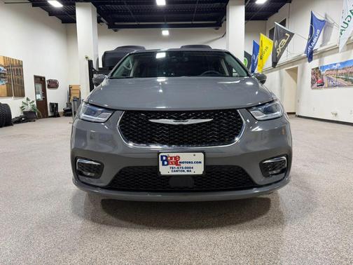 Gray 2023 Chrysler Pacifica Hybrid Touring L