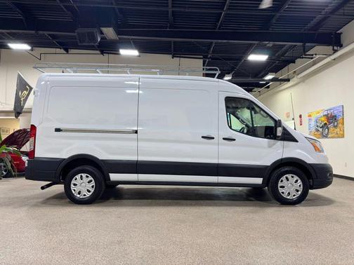 2022 Ford Transit-250 Base