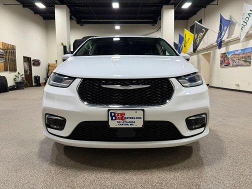 Bright White Clearcoat 2023 Chrysler Pacifica Hybrid Touring L