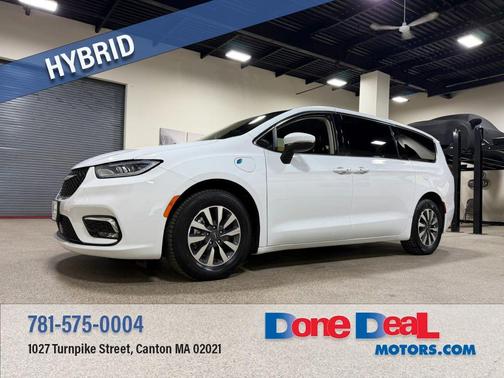 Bright White Clearcoat 2023 Chrysler Pacifica Hybrid Touring L