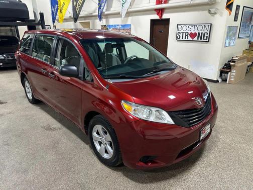 2012 Toyota Sienna LE