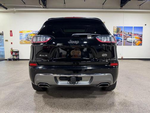 2019 Jeep Cherokee Overland