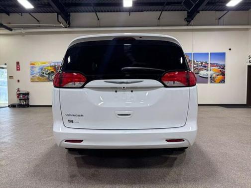 2020 Chrysler Voyager LX