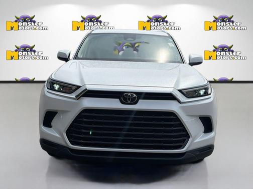 White 2024 Toyota Grand Highlander XLE