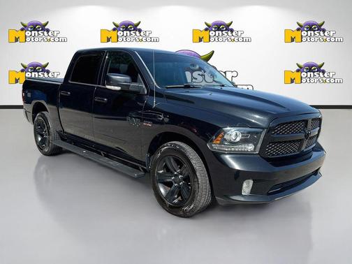 Brilliant Black Crystal Pearlcoat 2018 RAM 1500 Night Crew Cab 4x4 5'7' Box