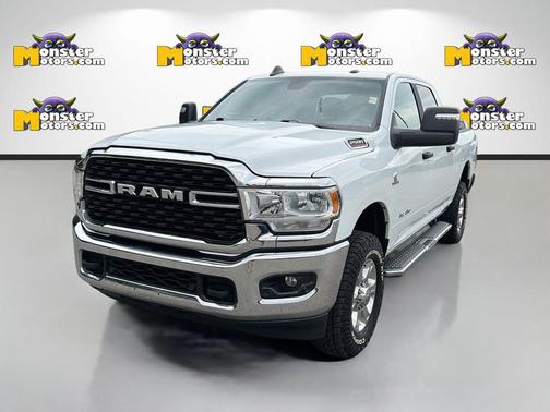 Bright White Clearcoat 2024 RAM 2500 Big Horn Crew Cab 4x4 6'4' Box