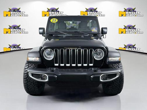Black Clearcoat 2023 Jeep Wrangler 4-Door Sahara