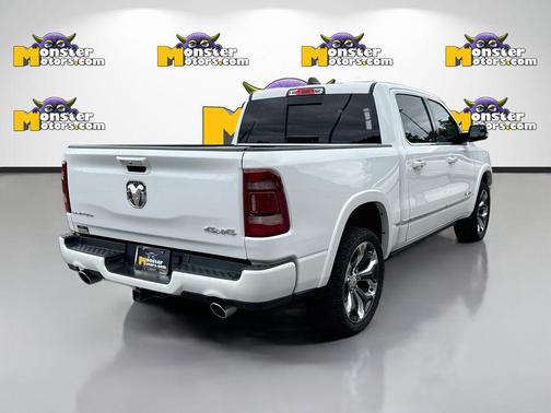 Bright White Clearcoat 2022 RAM 1500 Limited