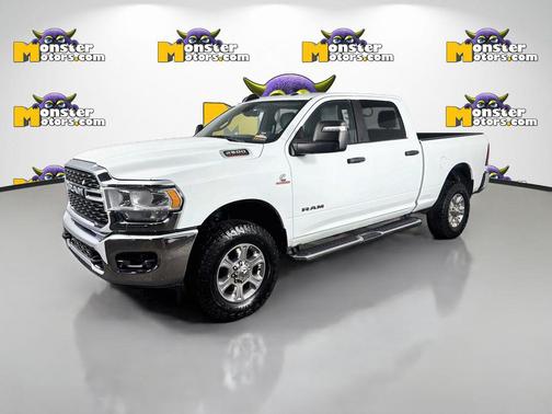 Bright White Clearcoat 2024 RAM 2500 Big Horn Crew Cab 4x4 6'4' Box