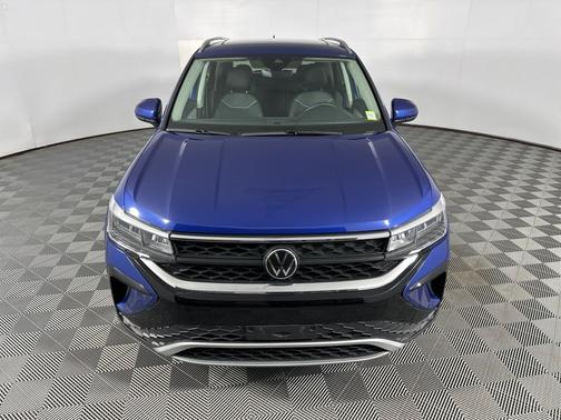 Blue Dusk 2024 Volkswagen Taos 1.5T SE