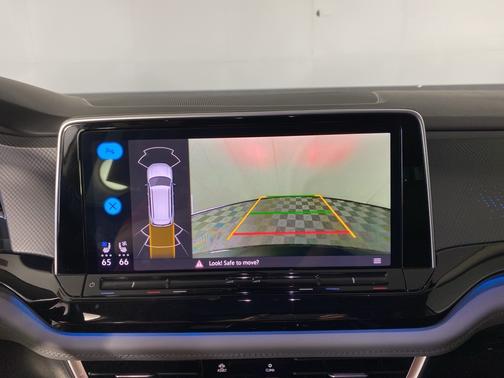2024 Volkswagen Atlas 2.0T Peak Edition SEL