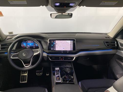2024 Volkswagen Atlas 2.0T Peak Edition SEL