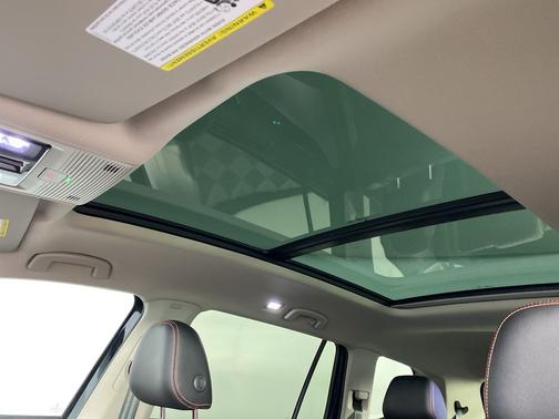 2024 Volkswagen Atlas 2.0T Peak Edition SEL