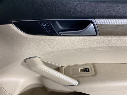 2017 Volkswagen Passat 1.8T SE