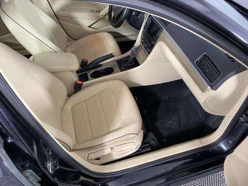 2017 Volkswagen Passat 1.8T SE