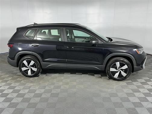 Deep Black Pearl Effect 2025 Volkswagen Taos 1.5T S