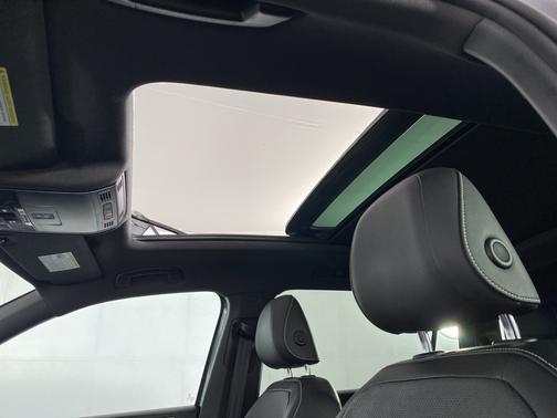 2022 Volkswagen Tiguan 2.0T SEL R-Line