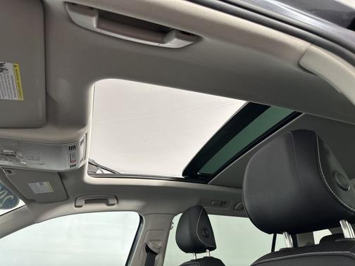 Platinum Gray Metallic 2023 Volkswagen Tiguan 2.0T SE