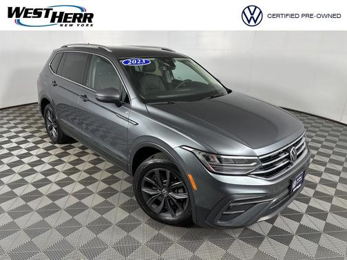 Platinum Gray Metallic 2023 Volkswagen Tiguan 2.0T SE