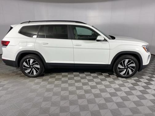 2024 Volkswagen Atlas 2.0T SE w/Technology 4MOTION