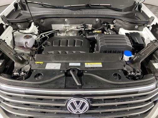 2024 Volkswagen Atlas 2.0T SE w/Technology 4MOTION